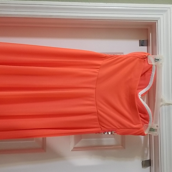 Dress - Picture 4 of 4